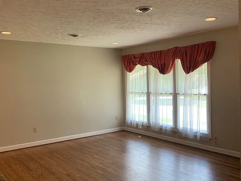 924 McBryde Ln — Photo 22
