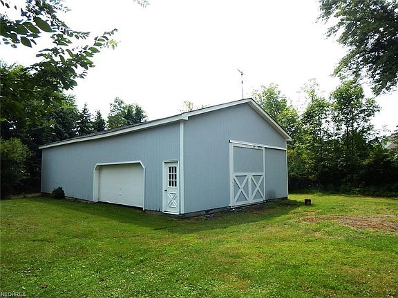 4th image of 9857 Highland Dr