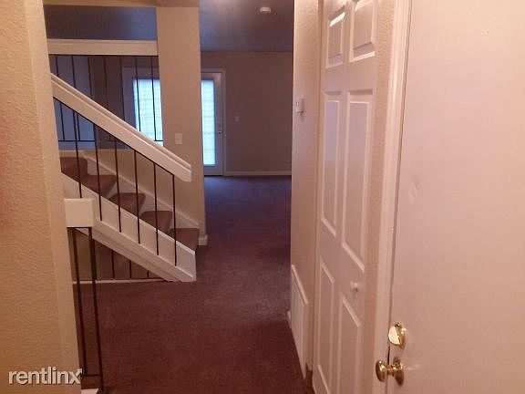 3 bedroom home entry area