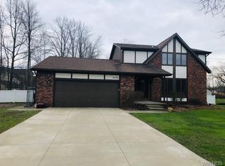 3298 Benhil Dr, North Tonawanda, NY 14120