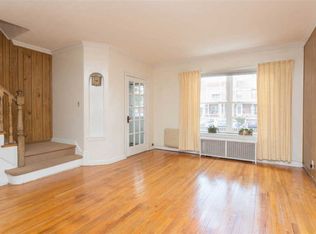 6151 146th Pl, Flushing, NY 11367