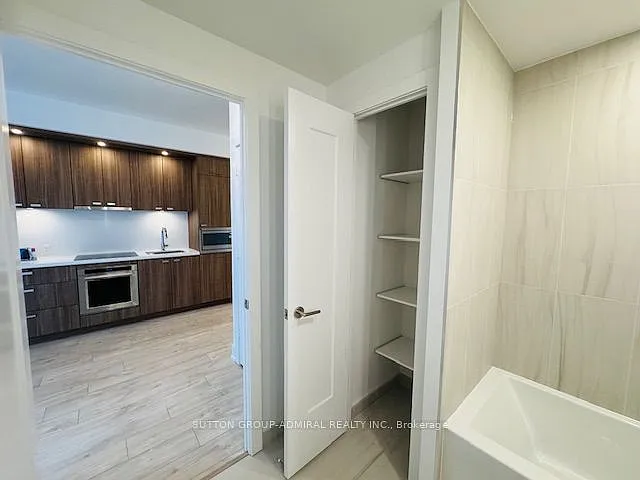 10 Inn On The Park Dr #1605 — Photo 8