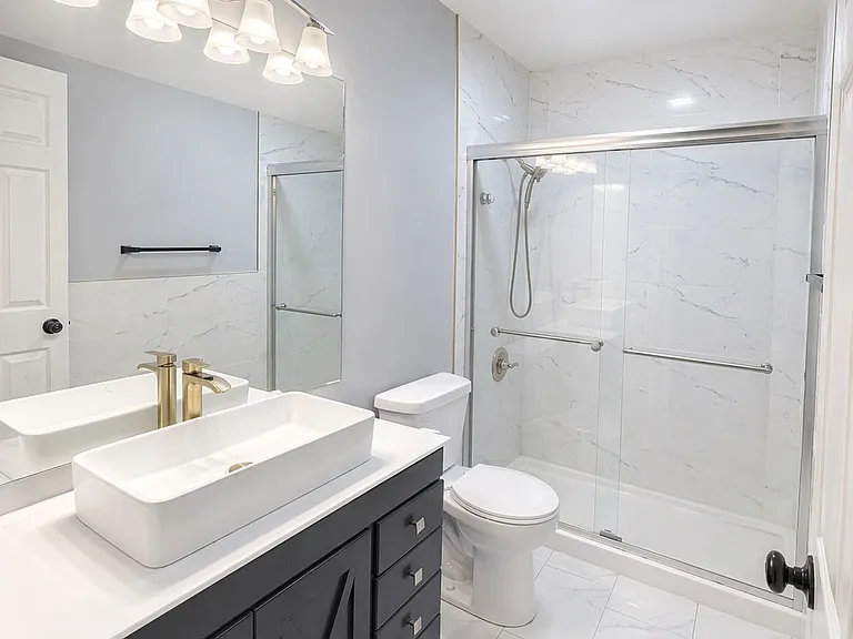 828 Huron Ct — Photo 10