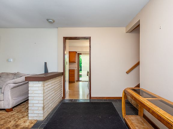 3rd image of 40581 N Sunset Dr