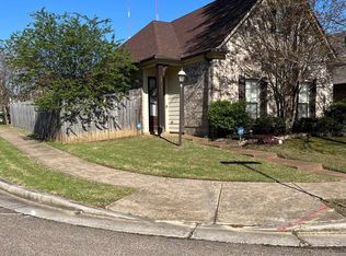 967 Crayton Ridge Dr, Cordova, TN 38018