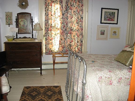 5th image of 6455 Main St