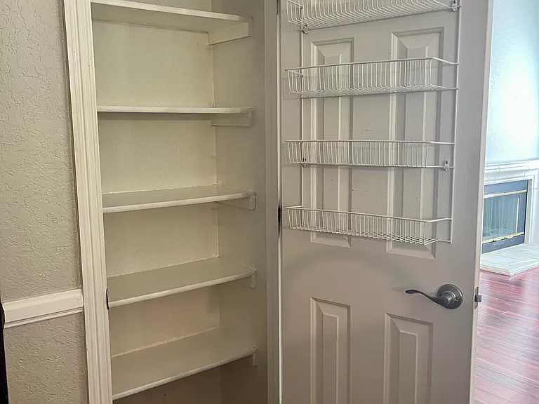 Kitchen pantry