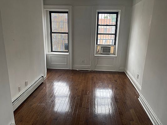 4th image of 412 E 116th St #6B