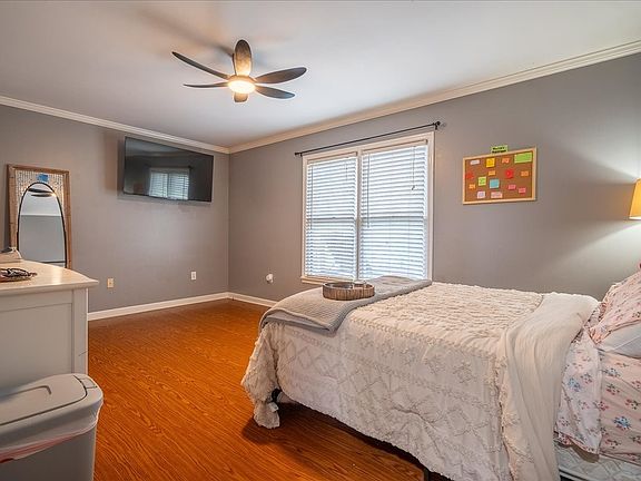 21st image of 79 French Rd