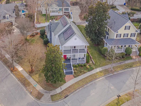 101 Overlake Dr, Chapel Hill, NC 27516