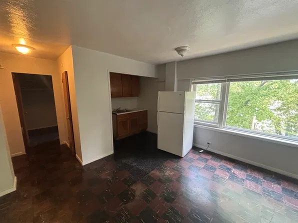 7327 N Rogers Ave, Chicago, IL