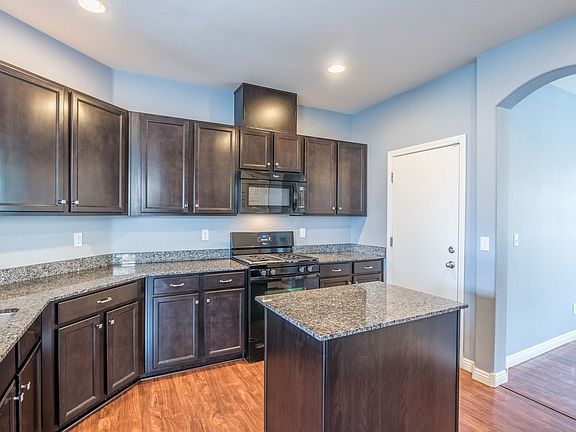 5th image of 8116 Pink Desert St