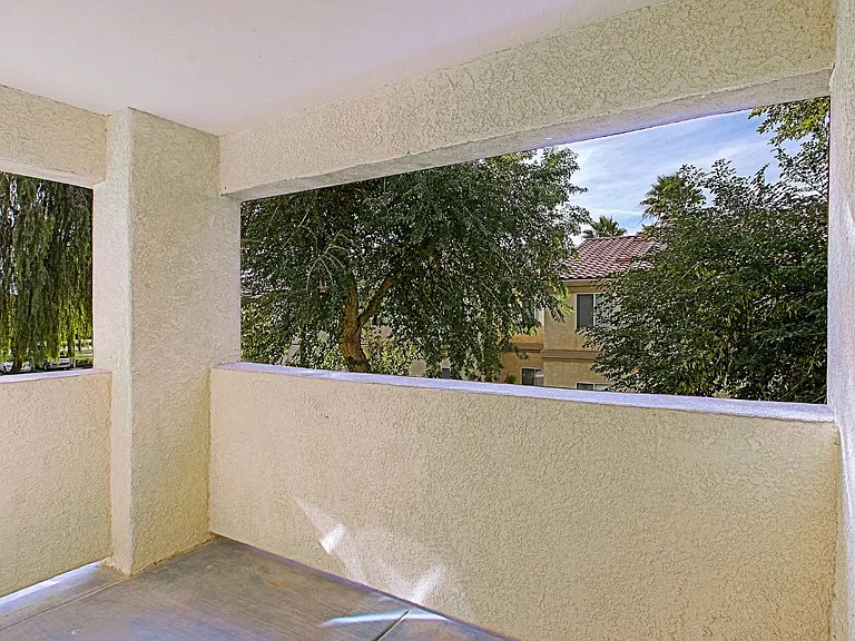 Villa Serena Apartments — Photo 17