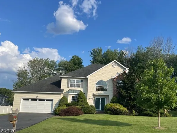 4 Raquel Ct, East Hanover, NJ 07936