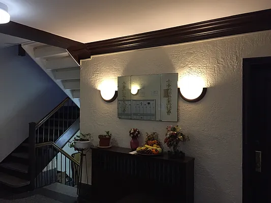 Rented by Metroline Realty | media 48