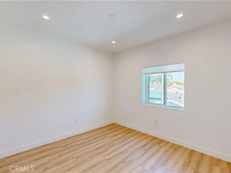 363 Flower St #B — Photo 15