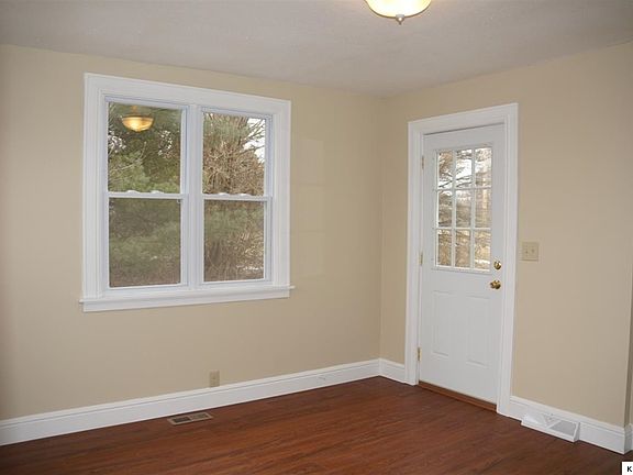 5th image of 412 Johnson Ave