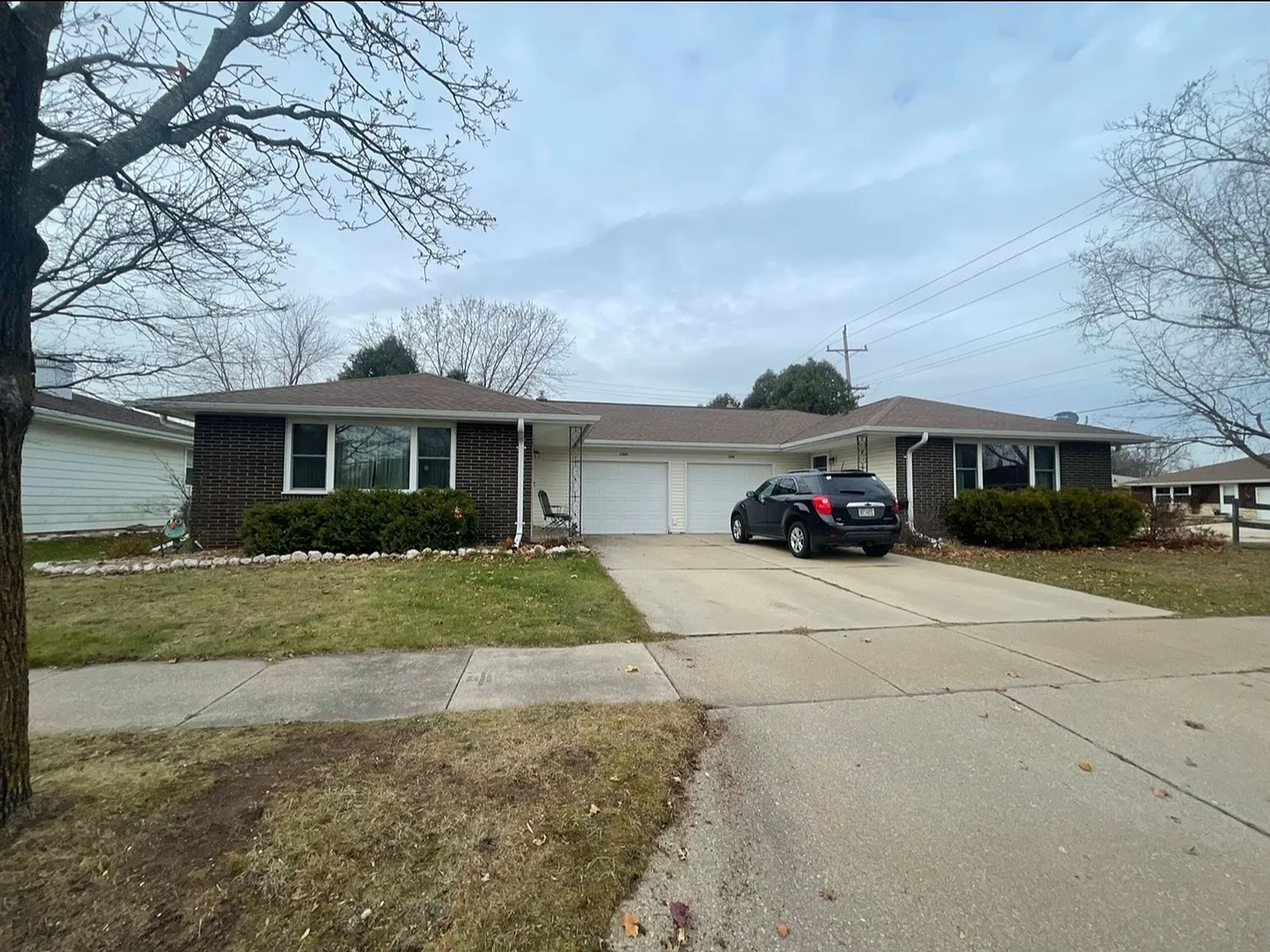 2 bed, 2 bath duplex across from Kiwanis Park — Photo 1