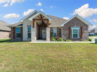 901 Redfree Dr, Bentonville, AR 72712