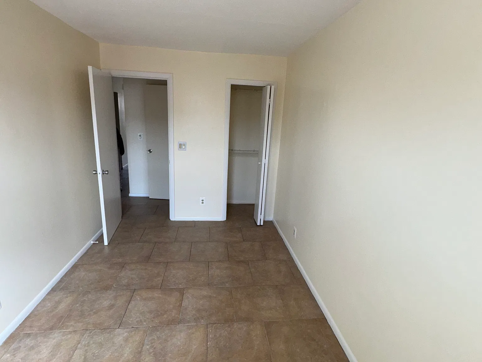 2 bed, $2,400 — Photo 4