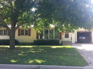 815 Park St, Yankton, SD 57078