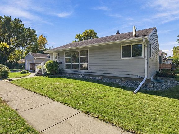 2nd image of 809 16th St S