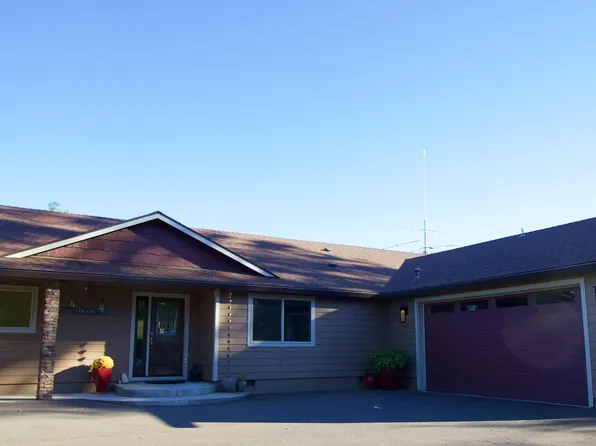 2088 Jasmine Ave, Medford, OR 97501