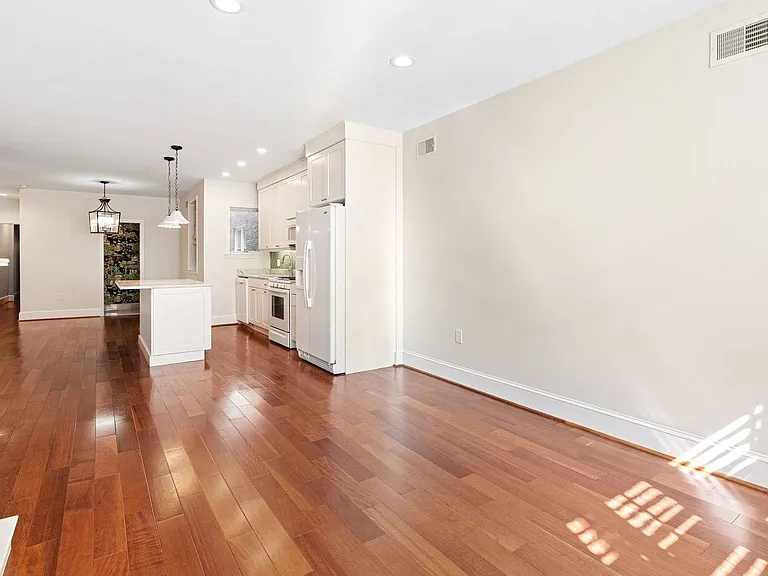 621 Pine St #1 — Photo 22