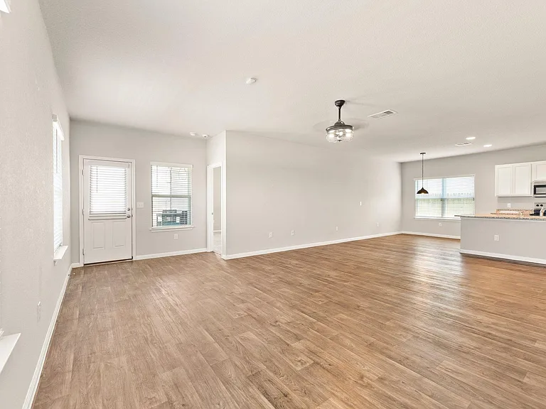 232 Freedom Park Ave — Photo 5