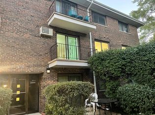 1220 S Lorraine Rd APT 2A, Wheaton, IL 60189