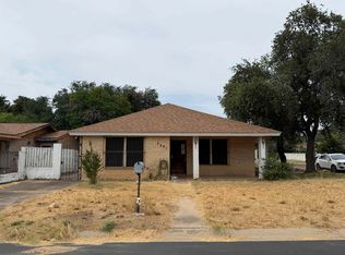 2401 E Plum St, Laredo, TX 78043