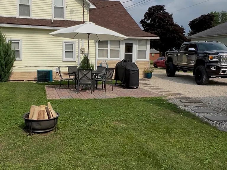 320 Linden St — Photo 5