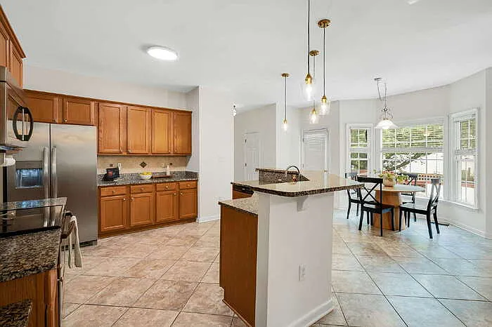 607 Green Garden Cir — Photo 11