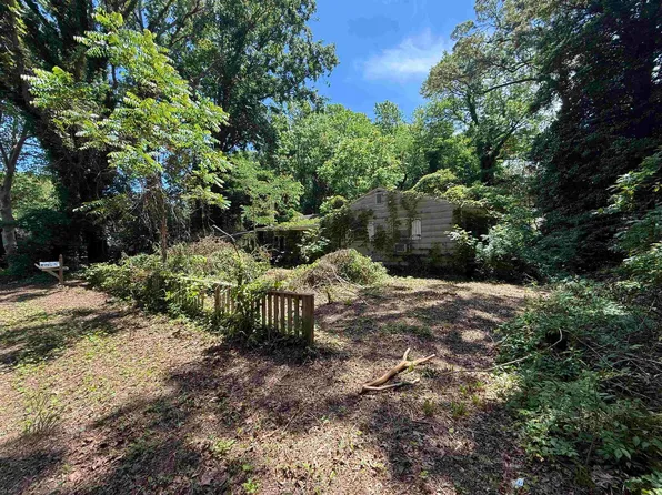 14 S 4th Ave, Rio Grande, NJ 08242