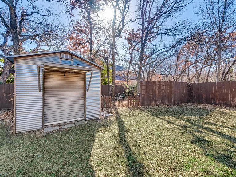 2420 Fawkes Ln — Photo 48