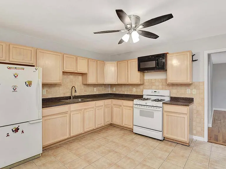 132 William St #1 — Photo 10