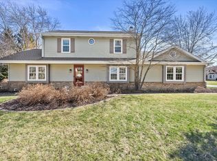 N77W15419 Crossway Dr, Menomonee Falls, WI 53051