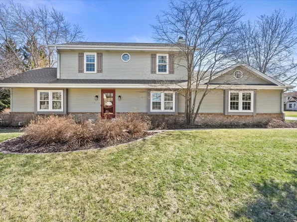 N77W15419 Crossway DRIVE, Menomonee Falls, WI 53051