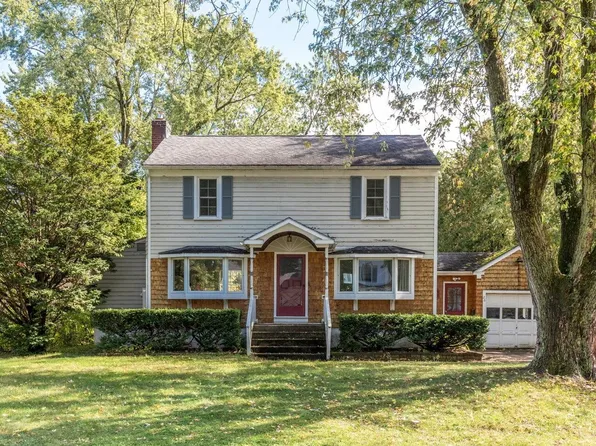 26 Elsom Parkway, South Burlington, VT 05403