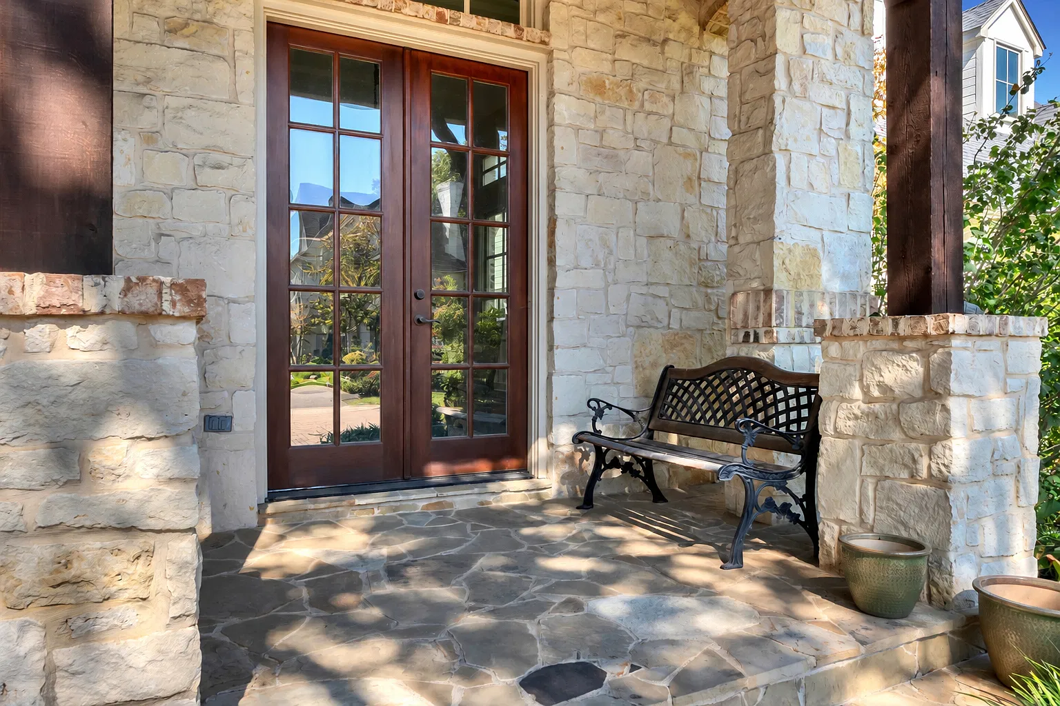 5 bed, 6210 sqft, $18,000 — Photo 3
