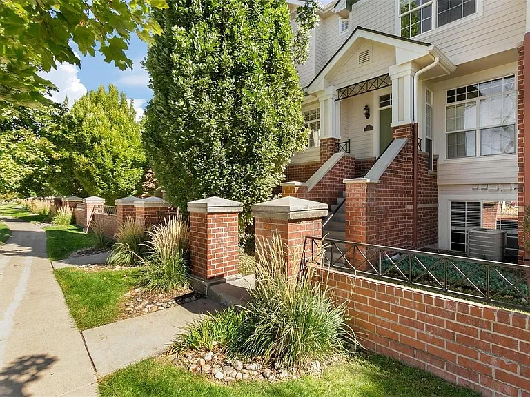 1477 S Dayton Ct — Photo 27