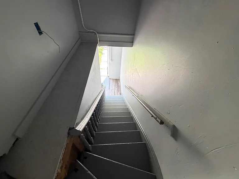 161 S 4th St #B — Photo 4