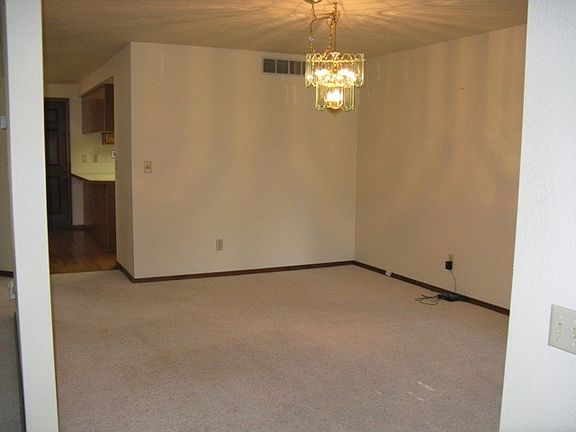 4th image of 4535 Savannah Ln