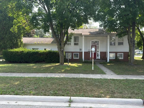 250 Purdy Dr, Alma, MI 48801