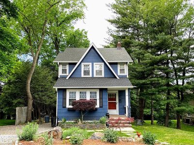 10 Valley Rd, Haworth, NJ, 07641