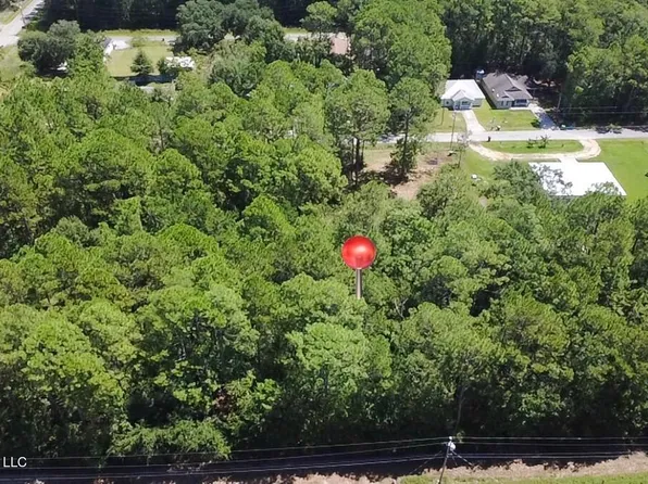 2 Smith St, Bay Saint Louis, MS 39520