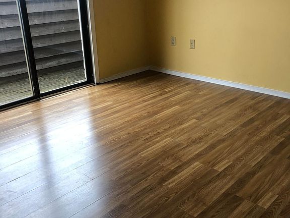 5th image of 276 McCullough St