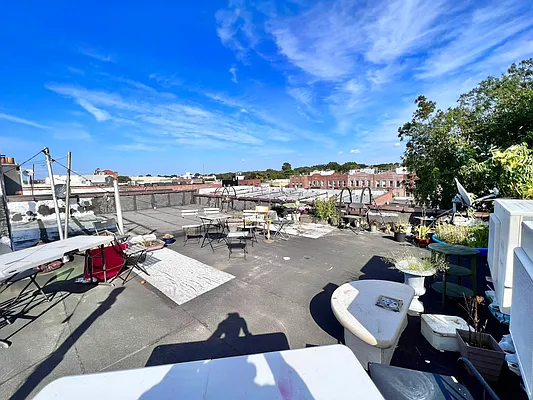 Rented by ERNY LLC | media 13