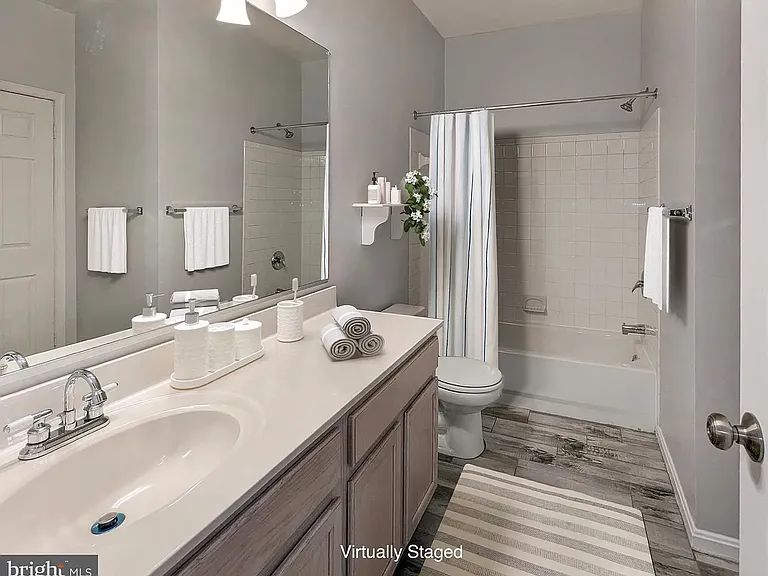 Sandown Cir — Photo 2