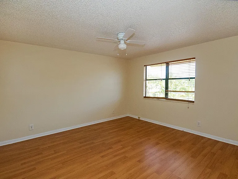 5170 Tennis Ln — Photo 7